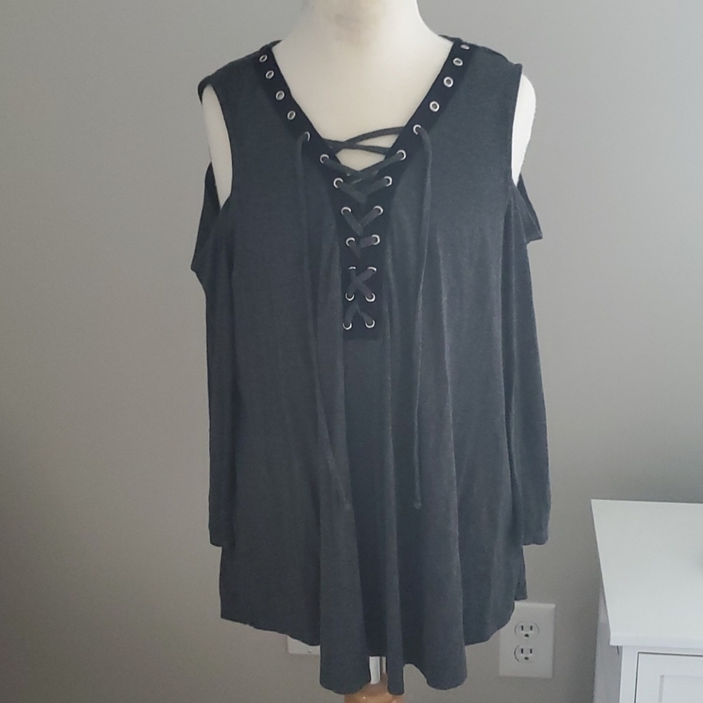 IZ Byer Cold Shoulder Top